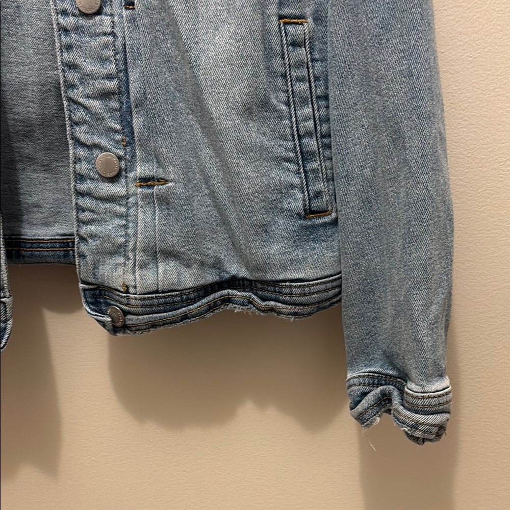 Classic Universal Thread Jean Jacket In Great Con… - image 3